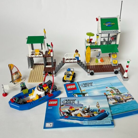 Lego 4644 Marina City Town Harbor Beach Surf Boat Cafe Complete except sticker - Picture 1 of 14